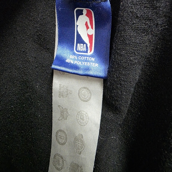 Lebron James Black Lakers Graphic T-Shirt - Picture 3 of 4